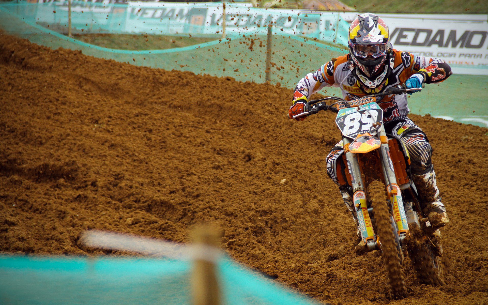 开云官网-萨拉赫爆发，尼斯战术压制多特蒙德，当个人英雄主义撞上精密战术机器